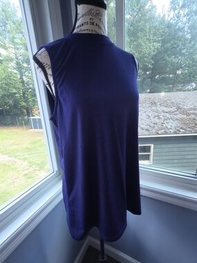 Sleeveless Crewneck Tank